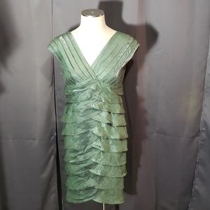 Adrianna Papell shimmery green dress sz 6